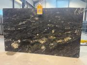 Cosmic Black 1790 3 cm cuir.jpg